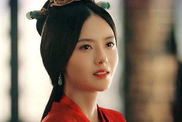 三国绝世美人,曹操暮之,不料被儿子曹丕抢先一步_甄宓