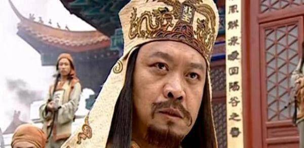 杨秀清一直觊觎洪秀全的天王之位,对他这位天王,也不是很尊重,曾经