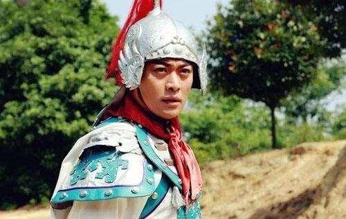 武则天命人在薛府挖出一个大坑,将薛府三百多口人的尸体填进去,然后