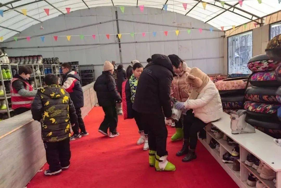 营业时间:9:00—17:00地址:济宁邹城市峄山风景区与临菏路路口绿鑫春