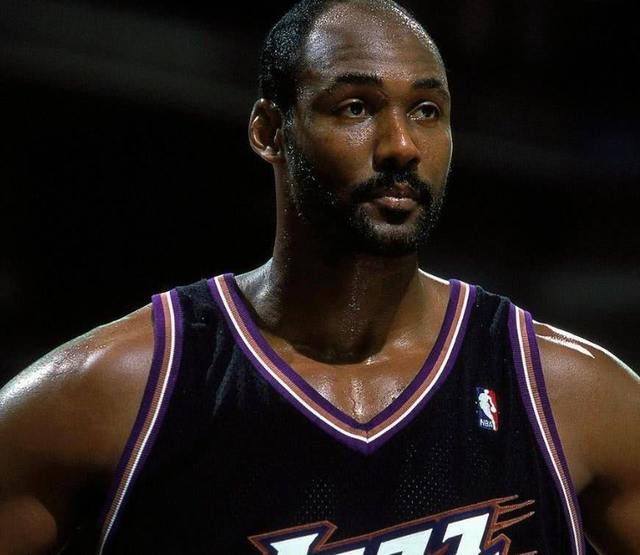 生涯前1000场常规赛总得分前8球星排名:仅