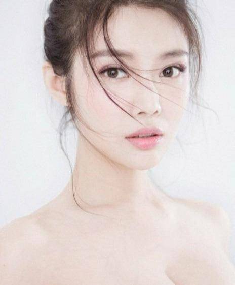 李成敏不做花瓶,演艺生涯来证明,亚洲第一美女绝非浪