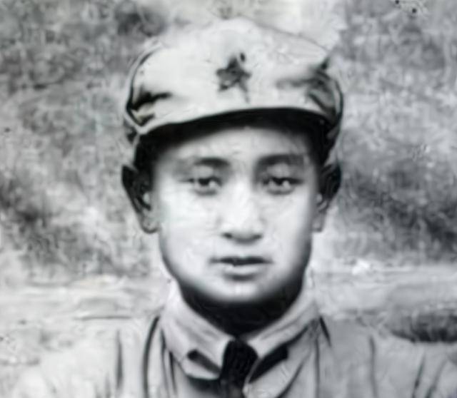 熊尚林率部登船后,悄无声息地朝着对岸摸去,船行至河水中间位置,才被