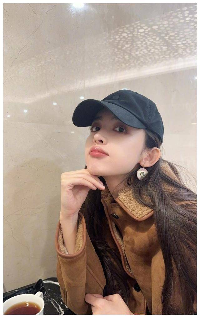 古力娜扎情人节美照曝光,甜美嘟嘴卖萌,超大胃口惊艳众人_日子_魅力