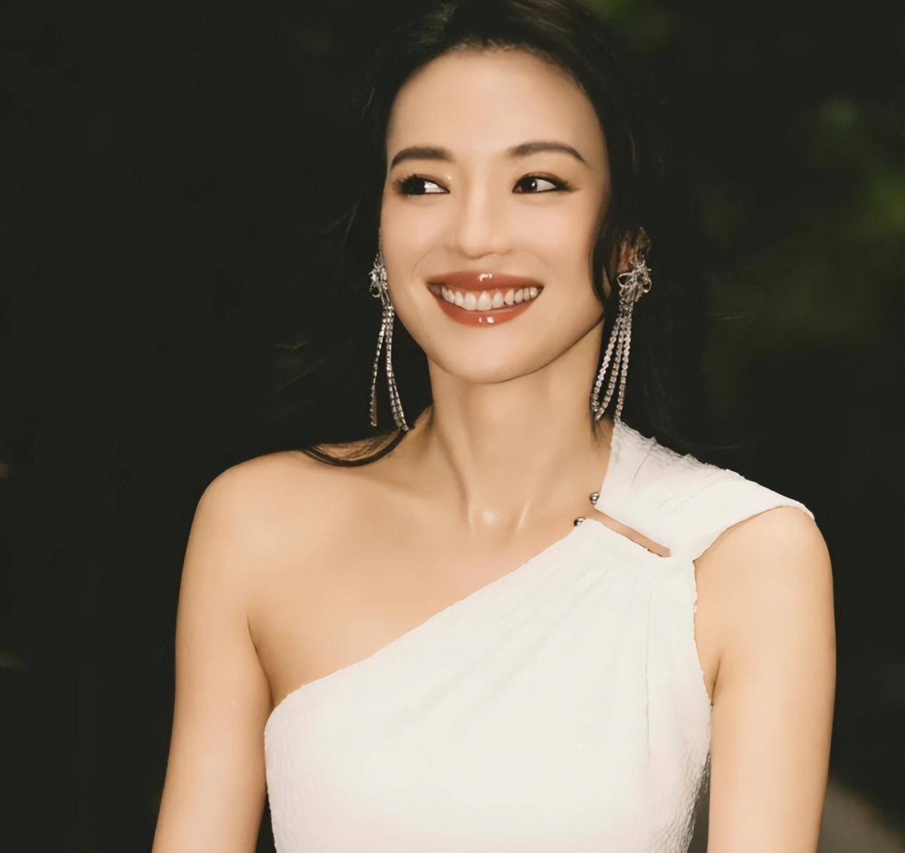 善恶终有报,47岁的"不老女神"舒淇,已经走上了另一条道路_冯德伦_张震