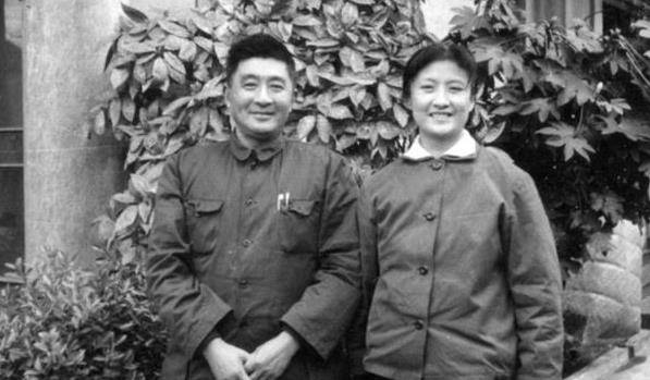 卖醋缸",但没想到的是赵丹的醋意也是泼天的大,一次黄宗英去华沙开会