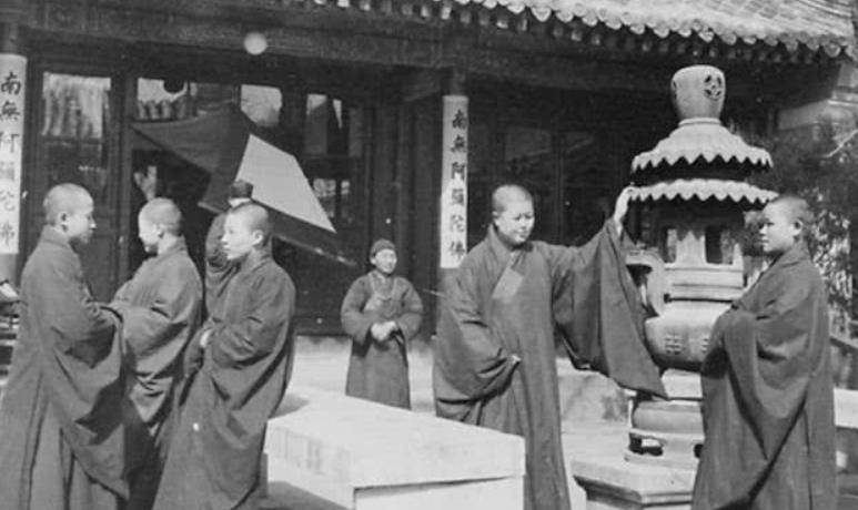 民国广州药师庵,表面圣洁修炼,暗地敛财,达官贵人的""