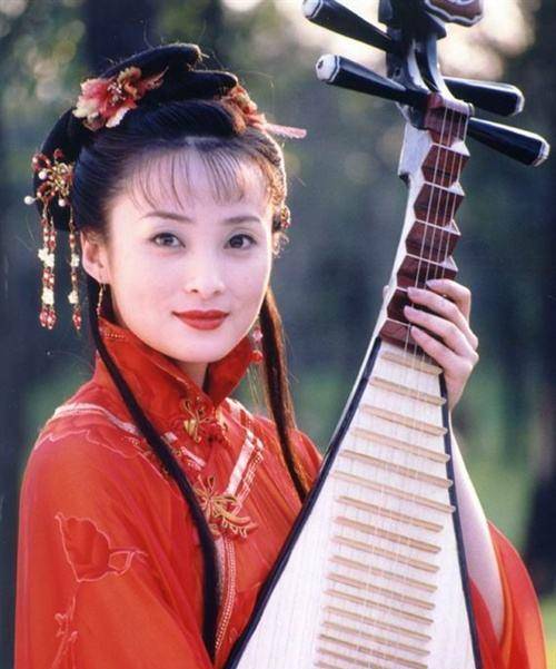 蒋勤勤为何叫"水灵"?颜值逆天又敬业,拍戏从不用替身_琼瑶_角色_女郎