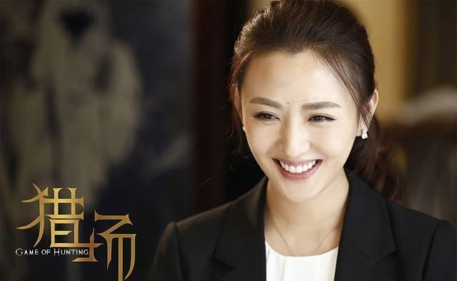 本是杨幂的女助理,因颜值太高被导演看中,和胡歌搭档