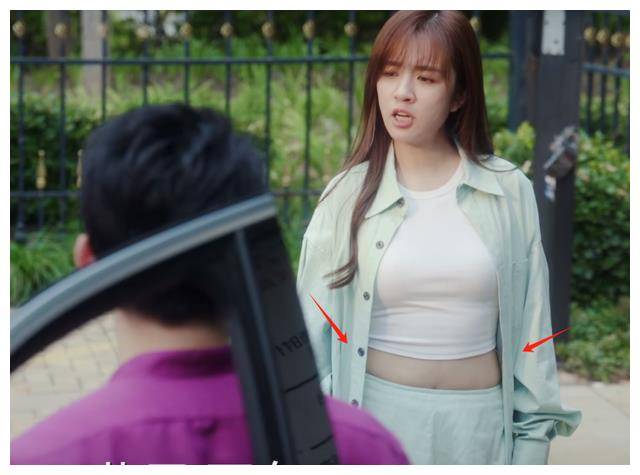 陈好45岁,与35岁的王晓晨相比,颜值老化与骨相暴露立现!