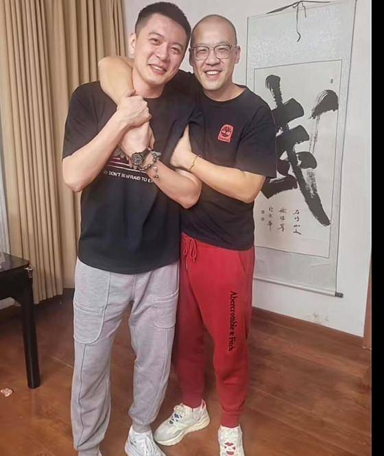 的队长孙杰,孙杰对于山东男篮的球迷来说并不陌生,巩晓彬退役执教之后
