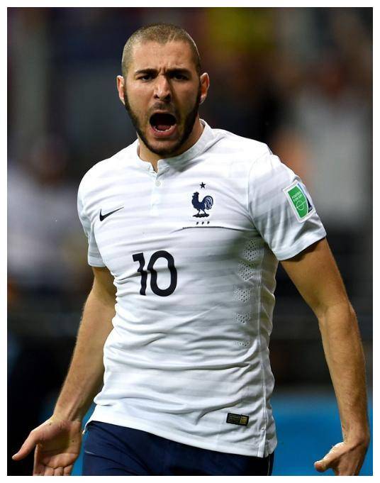 总的来看,卡里姆·本泽马的职业生涯充满了荣耀和光辉.