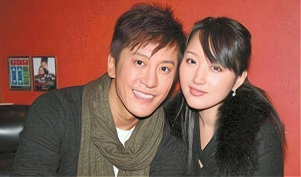 难怪毛宁藏这么多年,妻子是我们熟悉的她,怪不得不选杨钰莹!