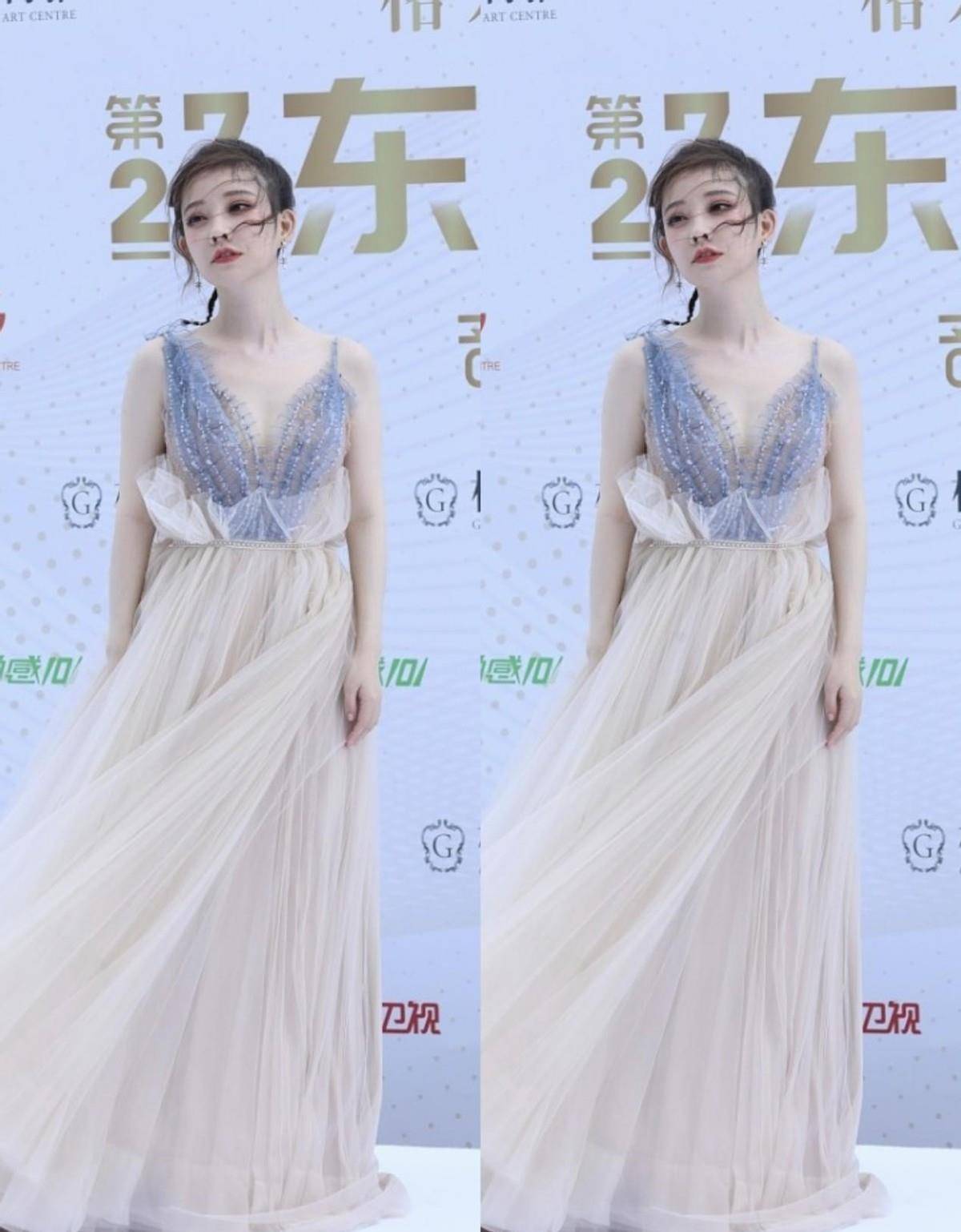 冯提莫虽然个子不高,但身材还挺好的,一袭轻纱礼服灵动又清纯_造型