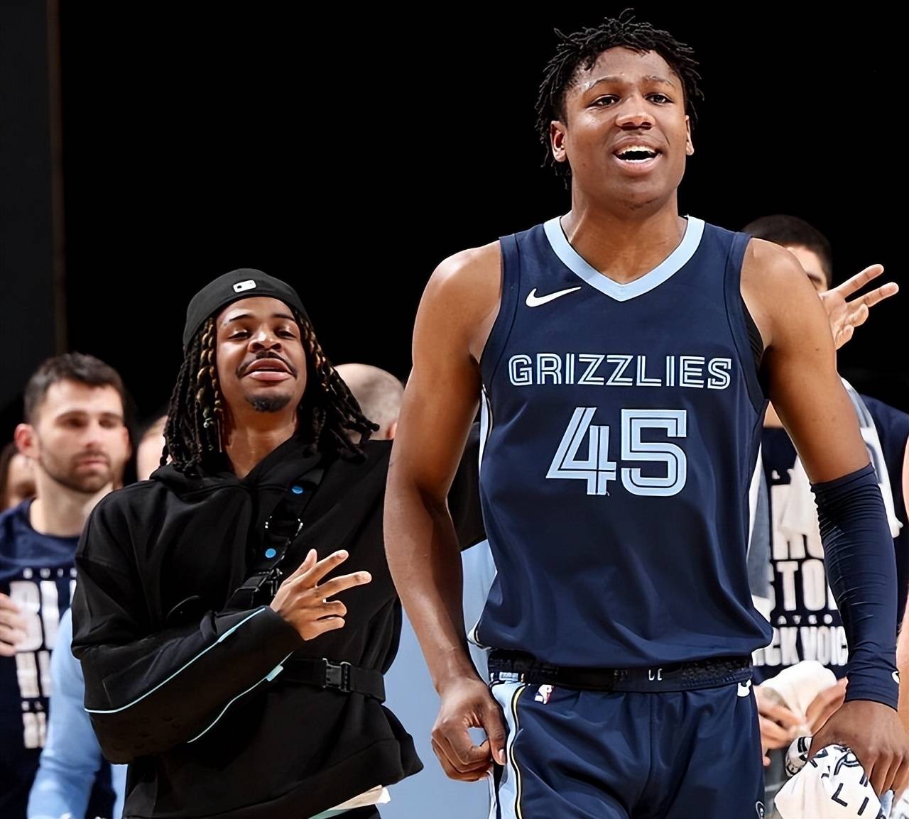 4年914万!二轮秀成功逆袭,nba最惨球队永不言弃_灰熊_杰克逊_本赛季