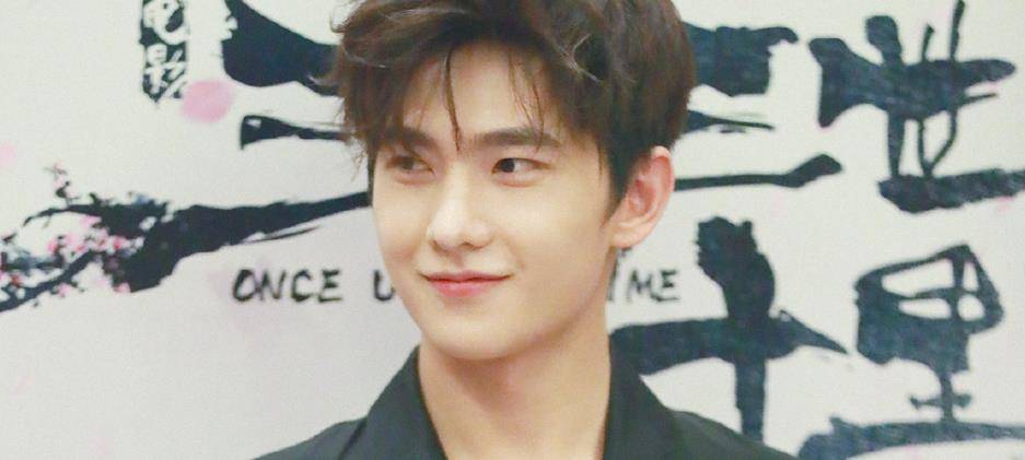 近十年,拍戏险被战马踩死,熬成影帝却娶华仔前任_杜奕衡_杨洋_事情