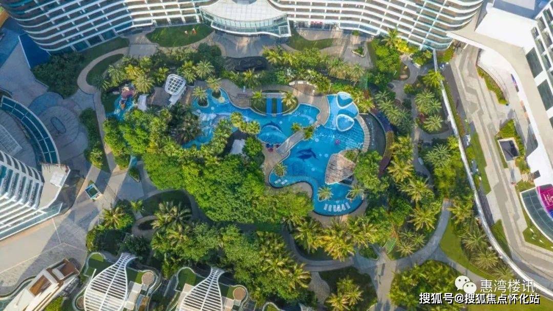 还有百米天际恒温泳池,中央无边际亲海泳池,海泉spa等高品质配套,让每