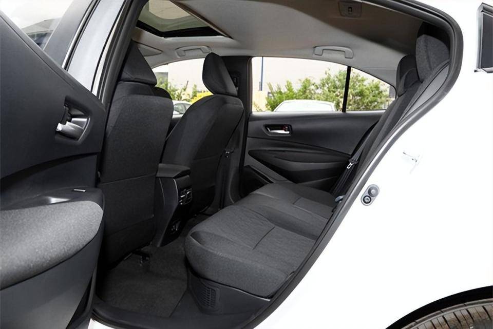 丰田卡罗拉持续下滑,已经跌至8.98万,仍旧难掩颓势_搜狐汽车_搜狐网