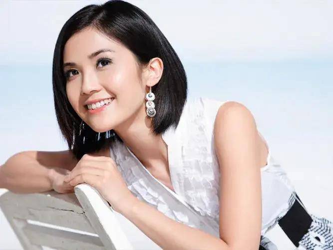 蔡卓妍,1982年11月22日出生于加拿大温哥华,中国香港女歌手演员_音乐