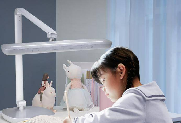 学生应该用什么灯?最适合学生使用的五大优质护眼台灯推荐