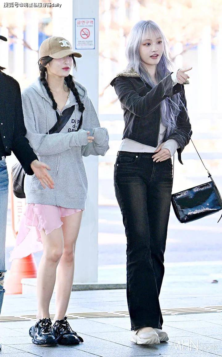 韩国爱豆李瑞带火了一种新潮流,灰色卫衣搭粉色吊带裙,搭万元鞋_身高