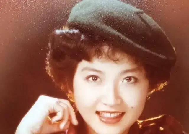 金马影后陷入婚姻骗局,脱身再嫁亦不顺遂,晚年女儿又爱上同性_恬妞