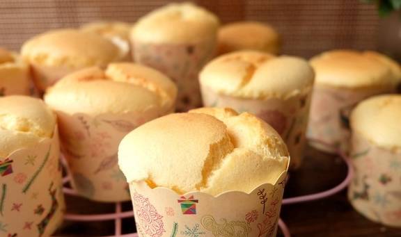 周末春游带什么食物?少油低糖无添加剂,简单易做的小蛋糕最合适