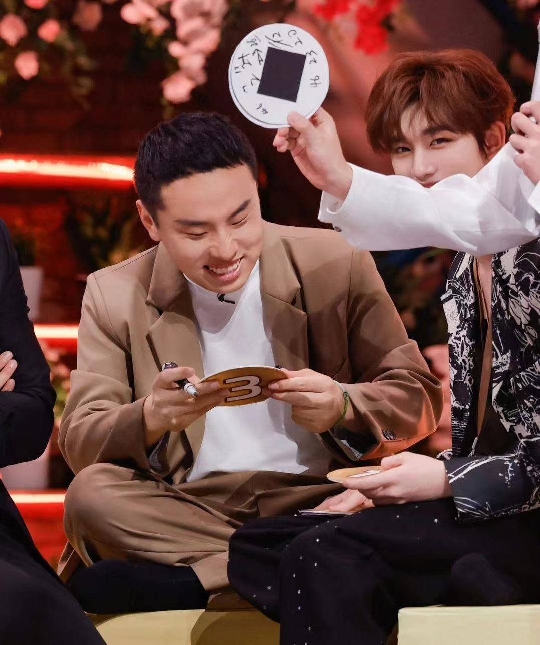 网友否认只是同名同姓_演出_身高_白敬亭