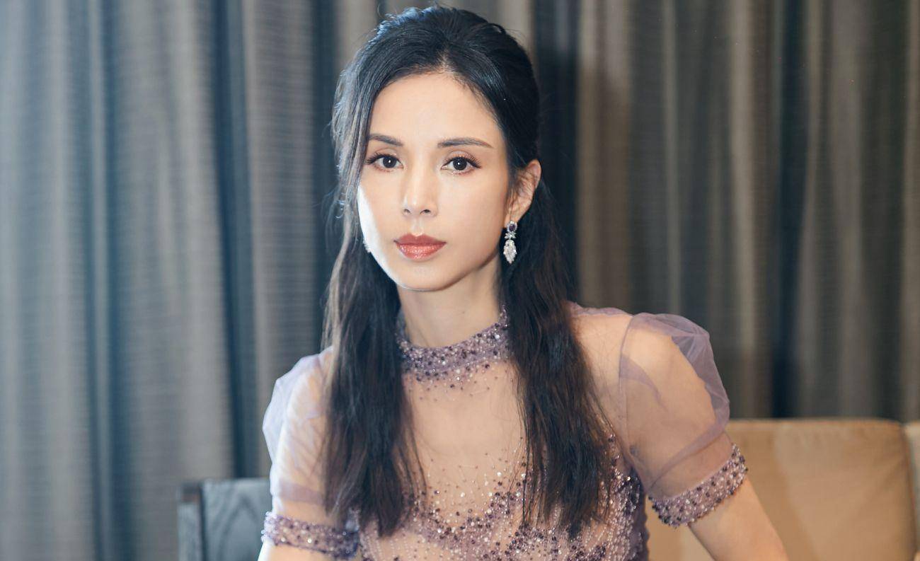 "姑姑"李若彤多年不结婚,是因为受过情伤吗_生活_爱情_事业