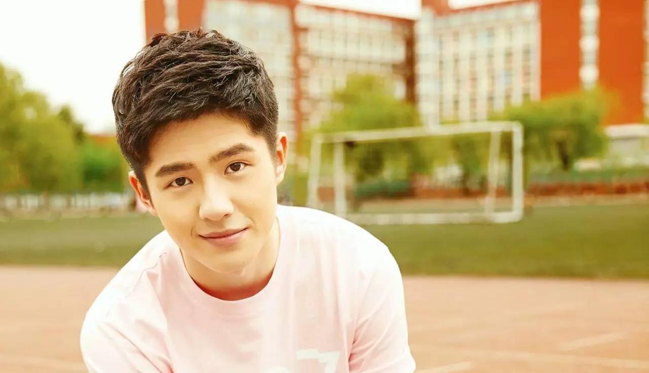 流量小生王俊凯,包裹严实游游乐园,被粉丝一眼识出_生活_明星_鲜肉