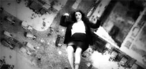 美国著名"坠落天使",她从86楼一跃而下,因姿势优雅被传遍世界_照片