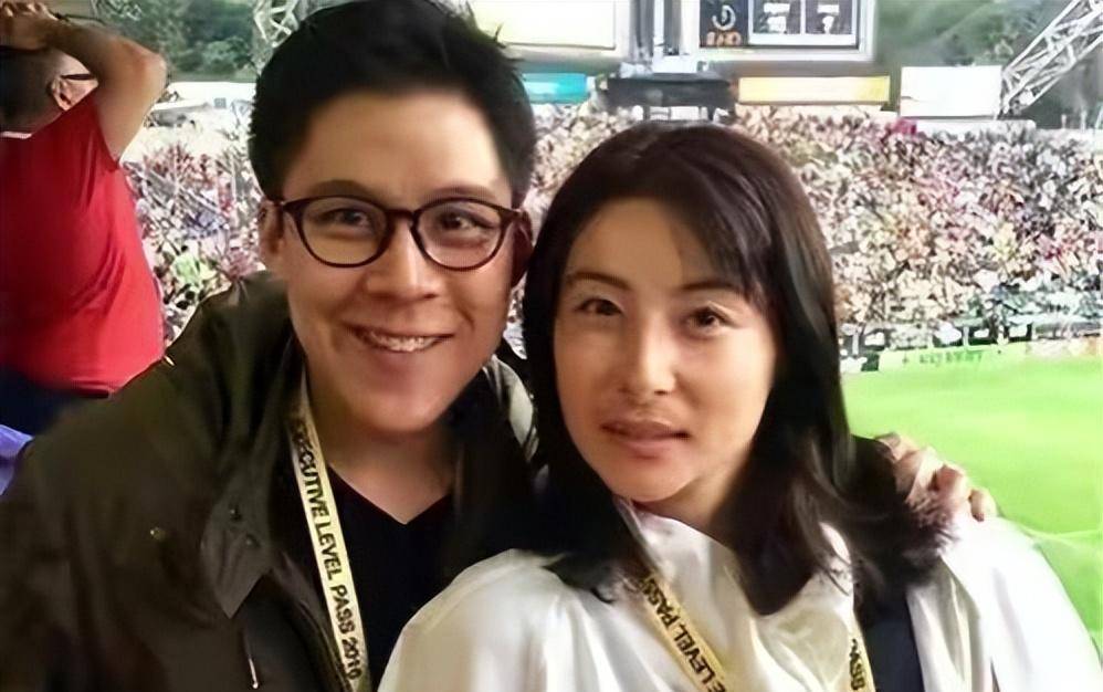 "豪门贵妇"郭晶晶的反转人生:旺夫的女人,都好命_跳水_孩子_时分