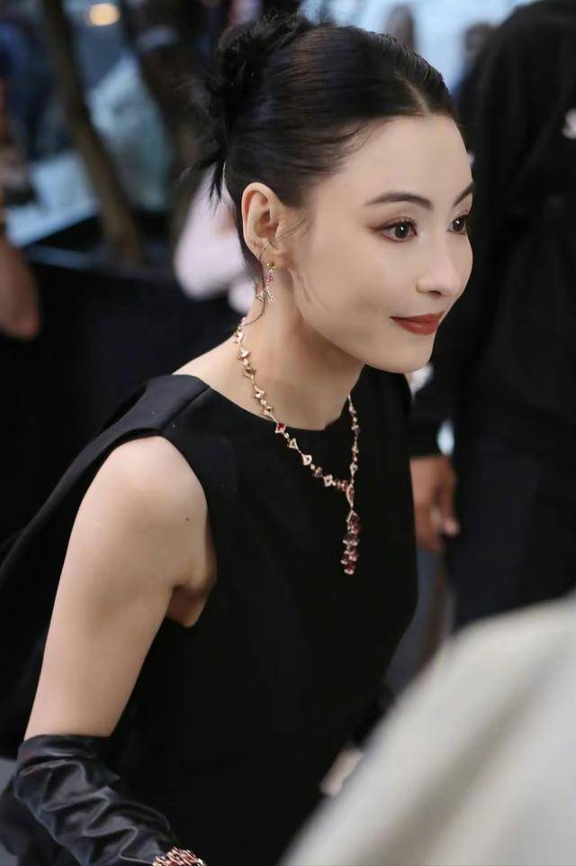 张柏芝一直以来备受关注,但怀孕的消息却出乎意料.