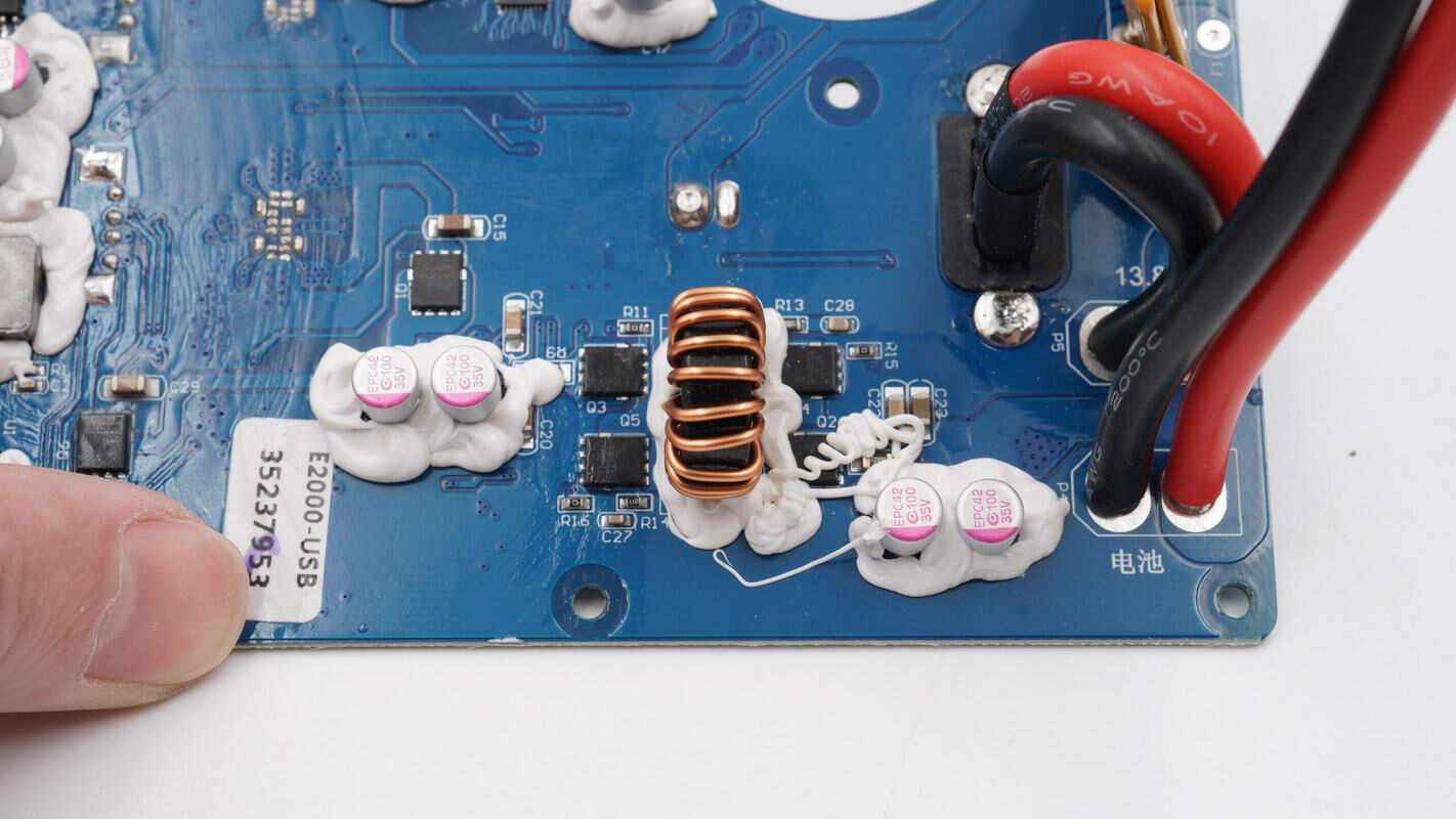 支持2200w逆变输出功率,百克龙e1500 lfp户外电源拆解_充电_功能_用户