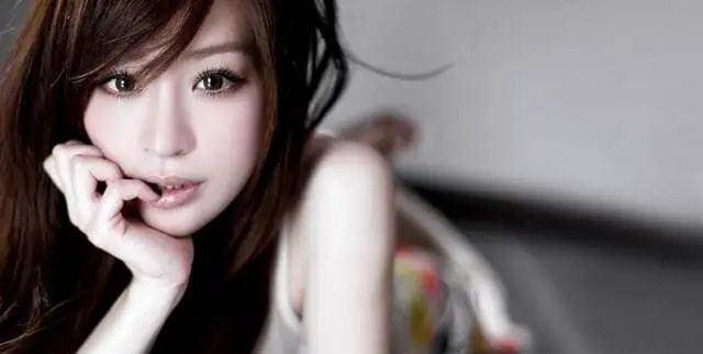 王心凌渣男前男友跟媒体讲王心凌17岁已不是初夜,还