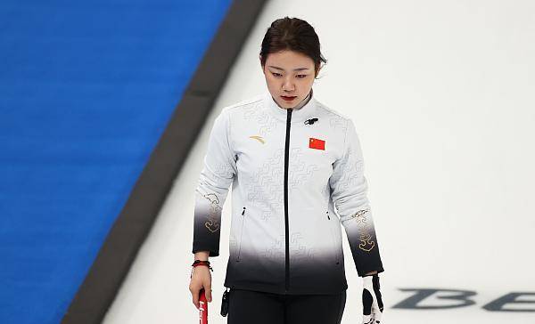北京冬奥会冰壶凌智图片