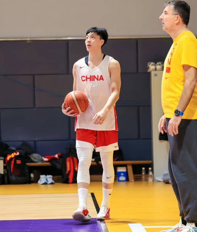 胡明轩打第六人,齐麟等人落选,首发悬念不大_乔帅_崔永熙_朱俊龙