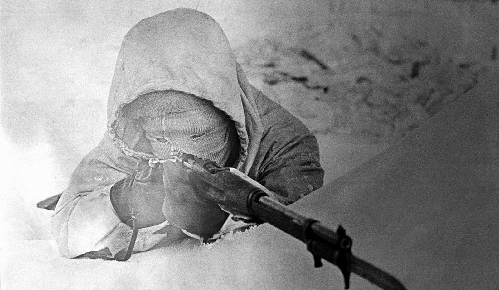 世界排名第一狙击手狙敌542人被炸掉半边脑袋还活到97岁_西蒙·海耶