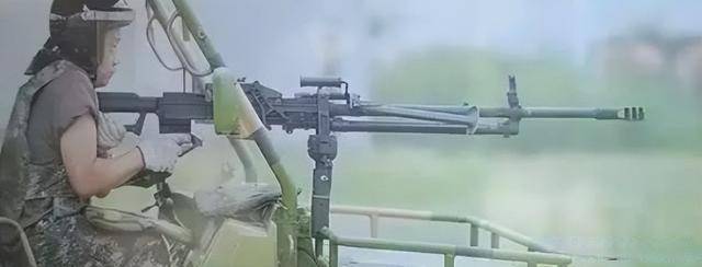 中国伞兵新型通用机枪图片