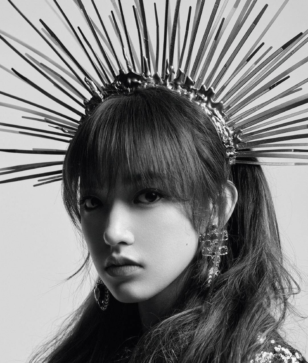 程潇挑战lisa埃及艳后装扮,真发不够回形针来凑,密集恐惧症劝退_造型