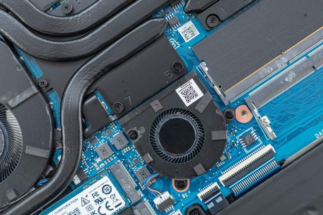 雷神猎刃 16 测评:如何凭借三个风扇榨干 13 代 i9   4060 的极致性能