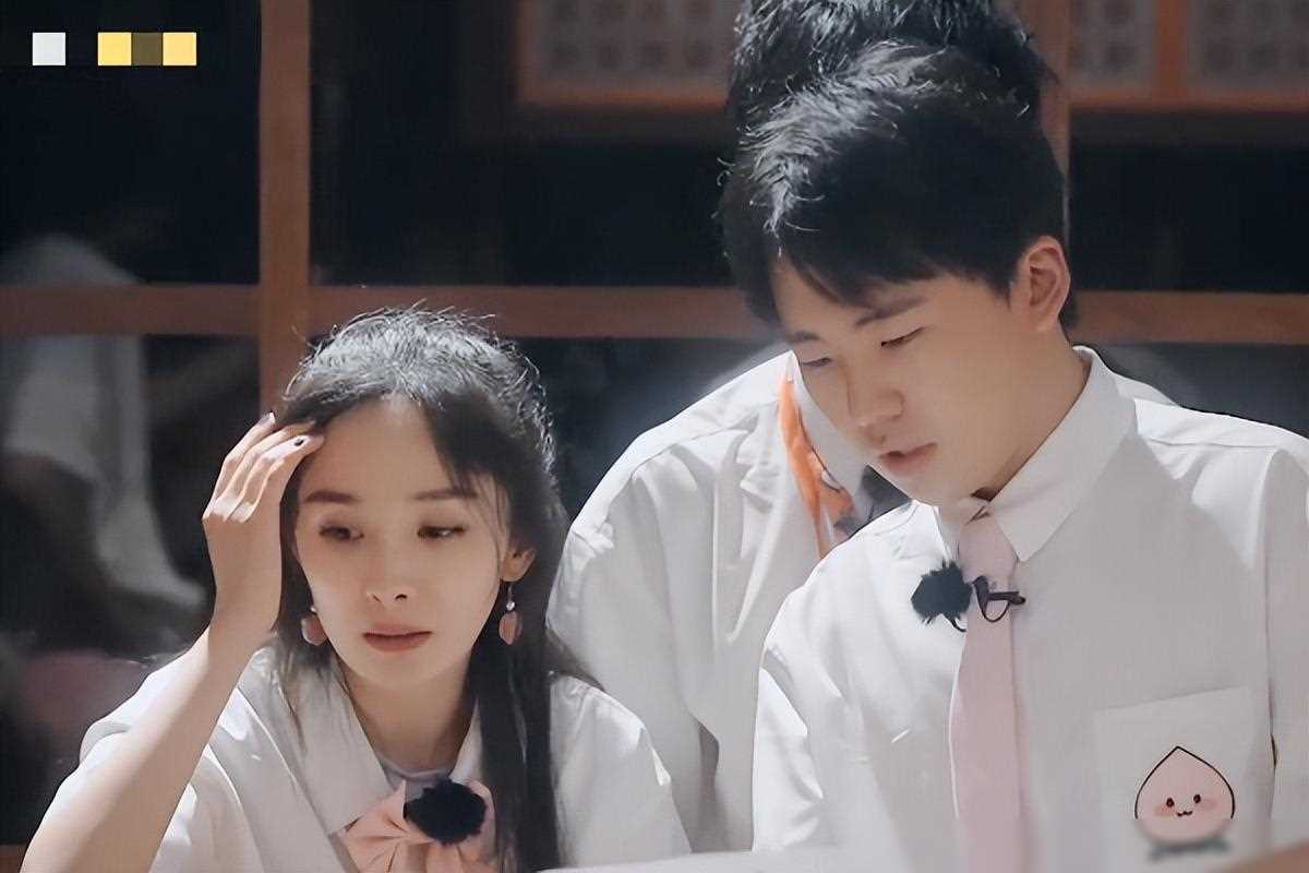 然而,娱乐圈的道路从来都不是一帆风顺的,杨幂和郭麒麟的未来也充满了