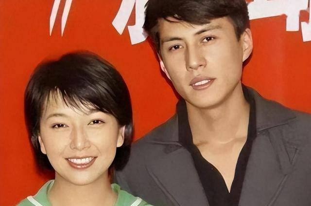 "隐瞒"四十多年,原来她是靳东的亲妹妹,怪不得能如此大红大紫_金婷_金