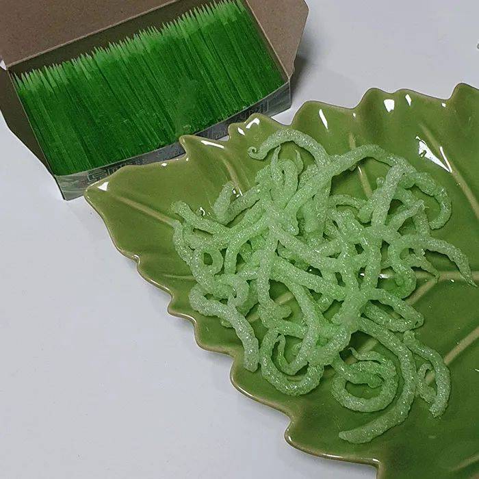 油炸牙签,生吃牛内脏.还有什么是韩国人不敢吃的?_食物_生食_吸管