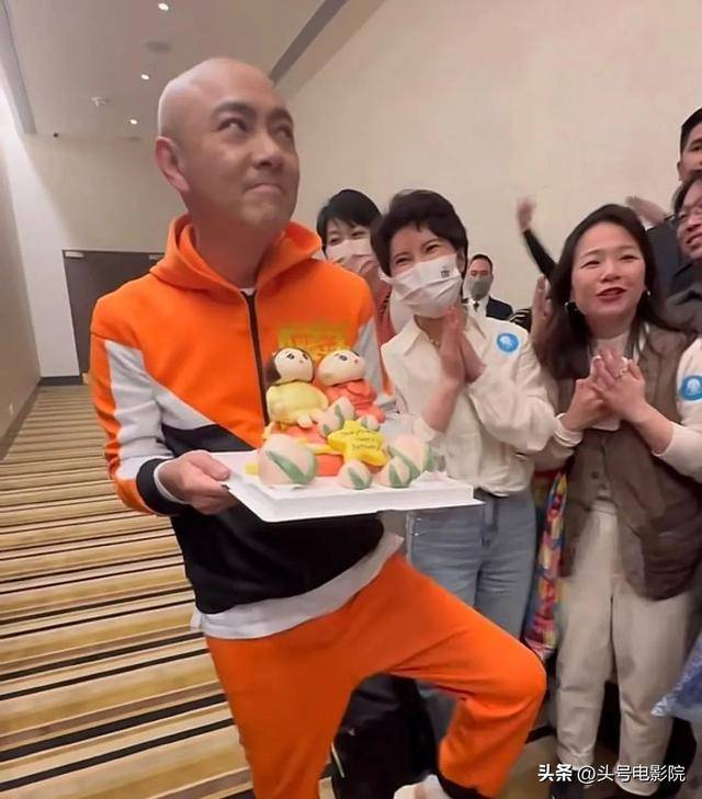 最红时刘德华给他当配角,评论区炸了_张卫健_张茜_妻子