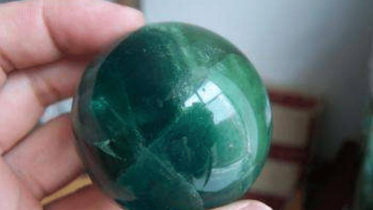 大姐花500块买的夜明珠,20年后参加鉴宝,专家看后:最好上交!