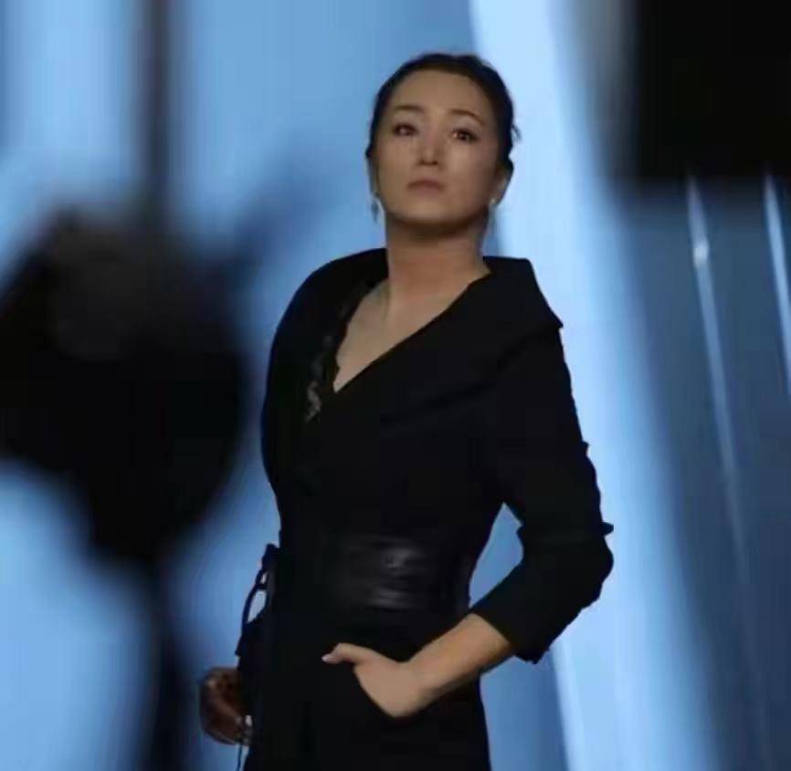 巩俐罕见拍内衣广告!