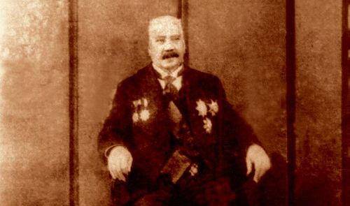 哈同,一个犹太人,1851年出生于伊拉克的巴格达,6岁时随父母移民到印度