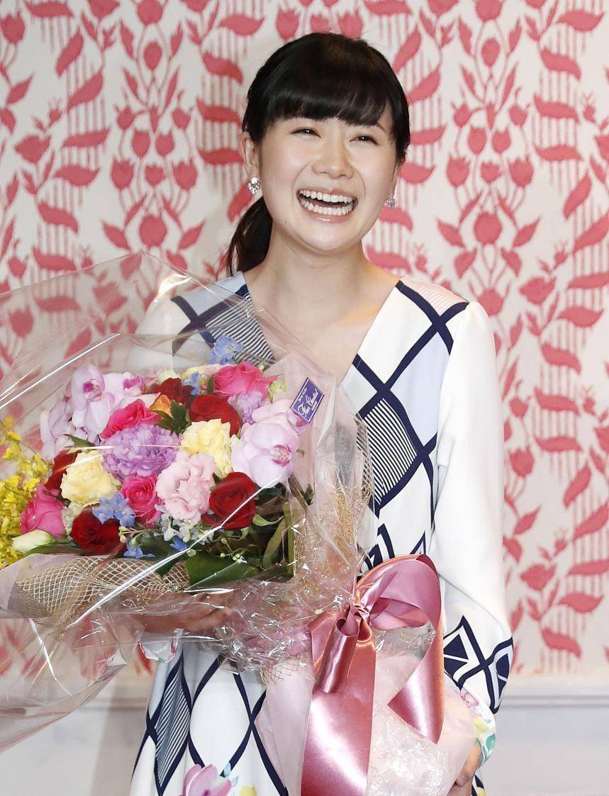 福原爱虽然身高不是很高,身材也不如那些女明星那么好,但是她的微胖