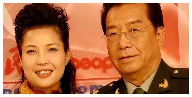 梦鸽一身粉装,参加农村春晚,现场多落魄?_李双江_夫妇_儿子